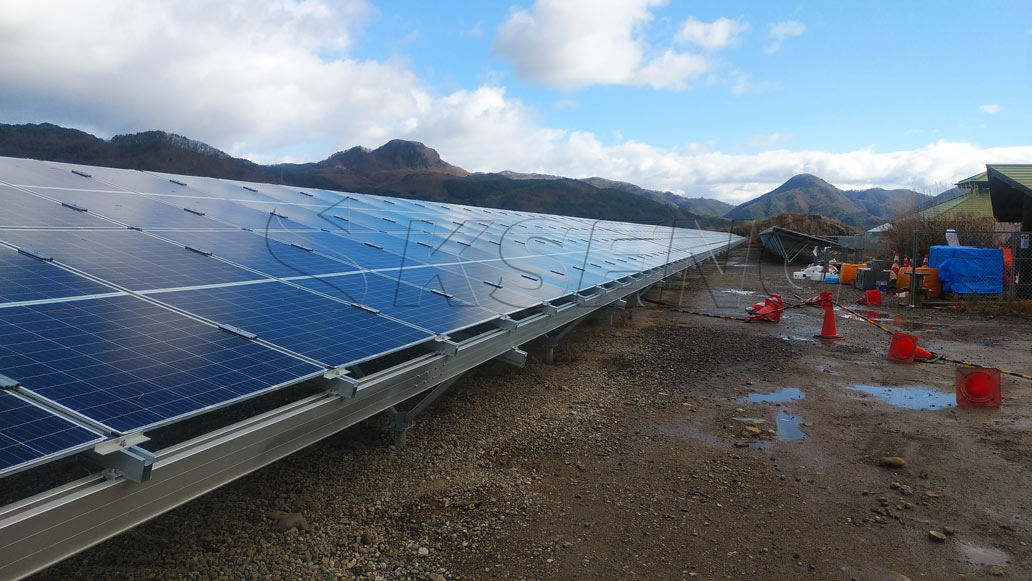 Kseng tenaga baharu membekalkan sistem suria tanah untuk loji solar 9MW di Jepun
